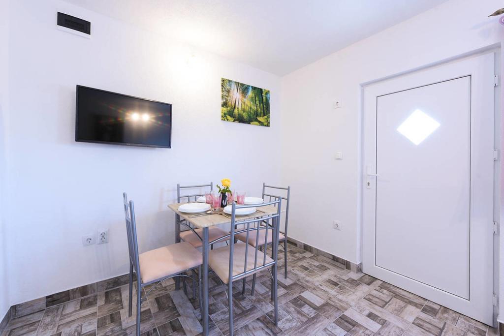 Apartments Sea Star Ivana Marina Exterior foto